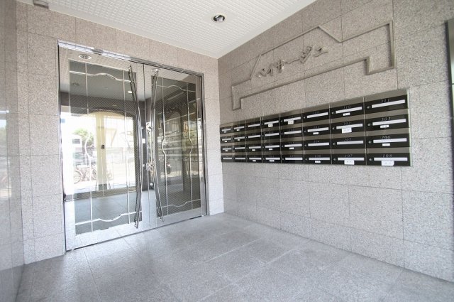 22/30 エントランス