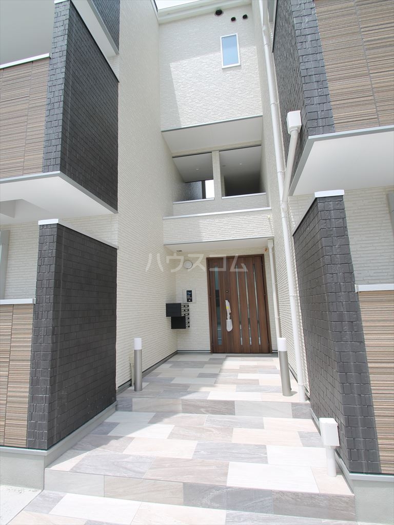 22/30 エントランス