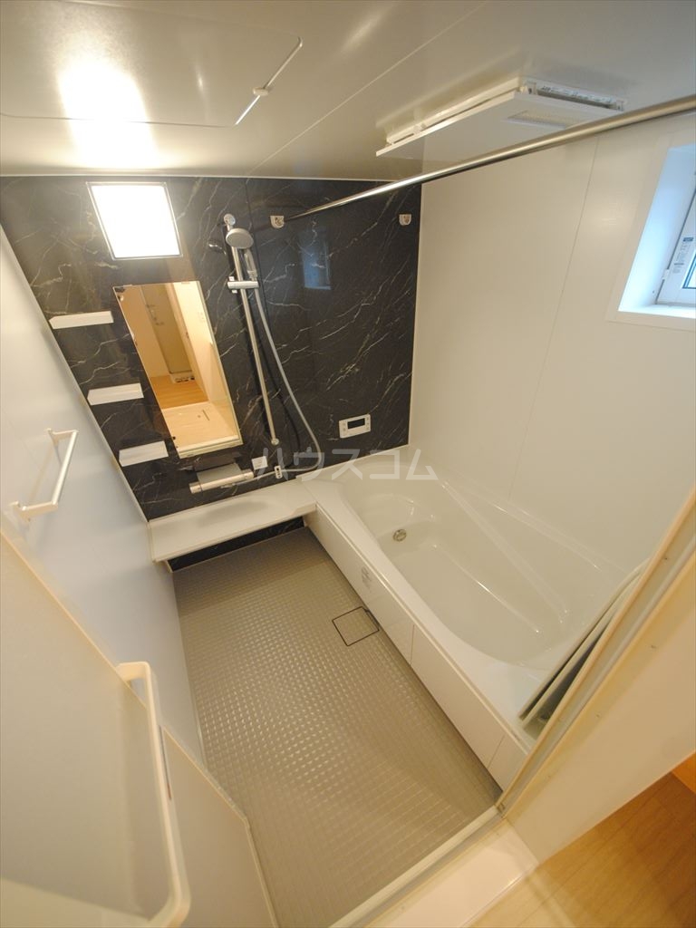 14/30 浴室