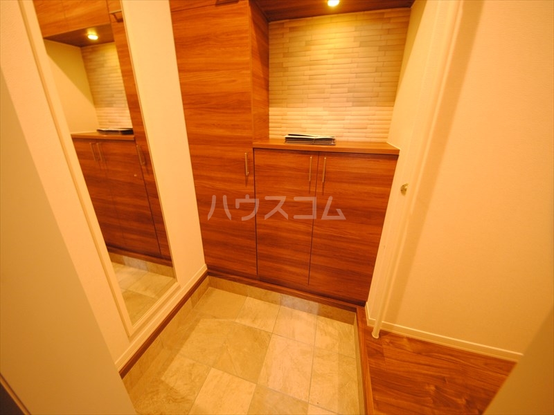 14/30 玄関