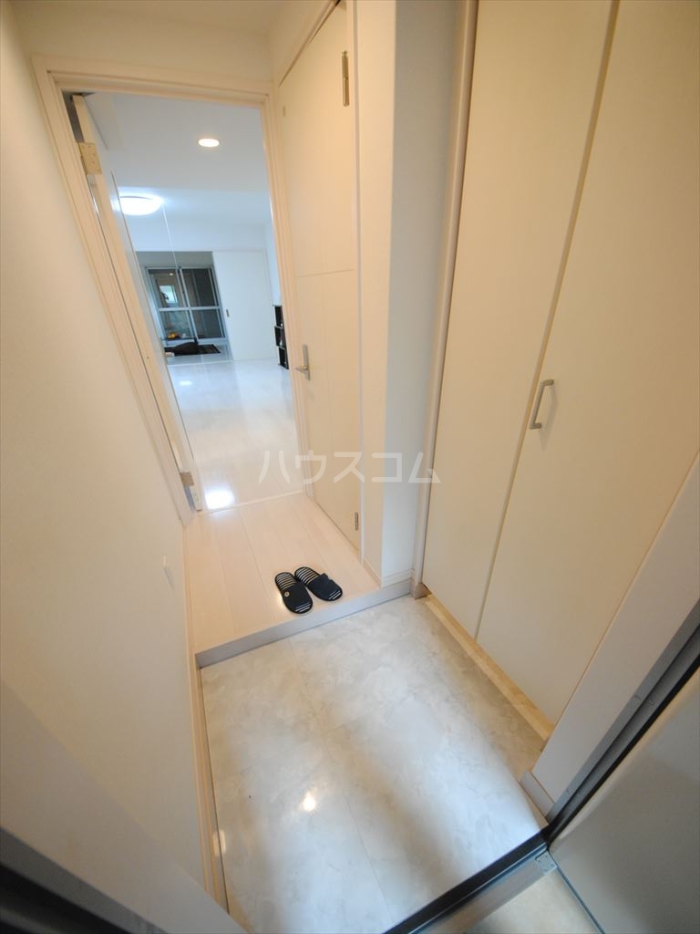 16/30 玄関