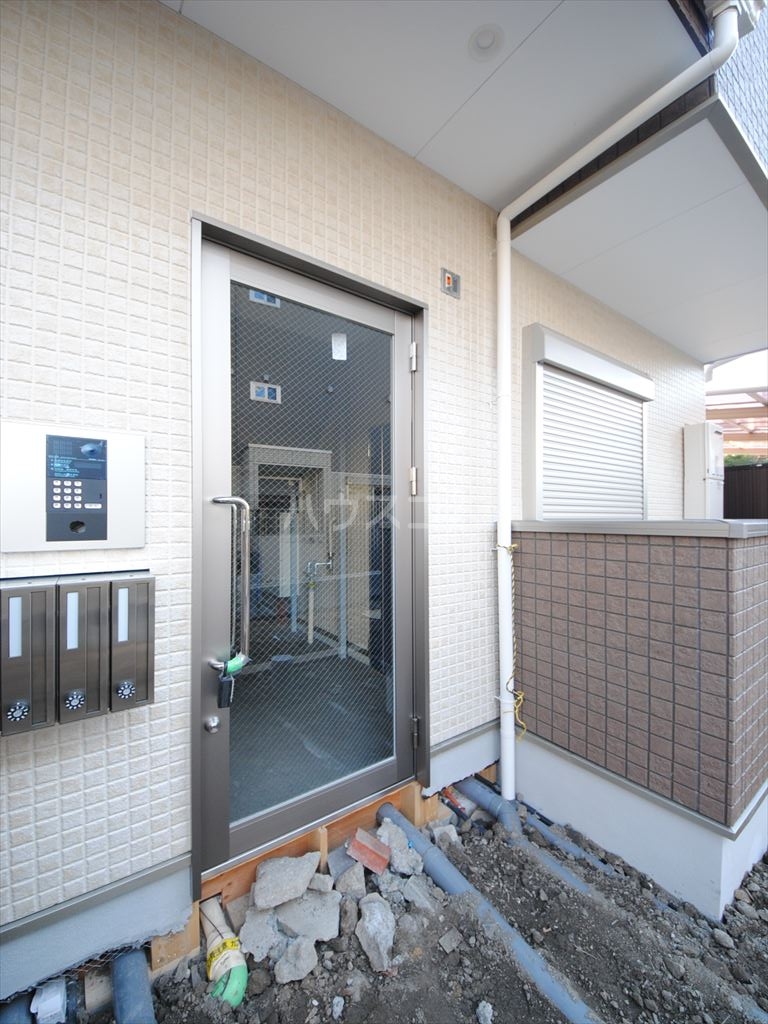 23/30 エントランス