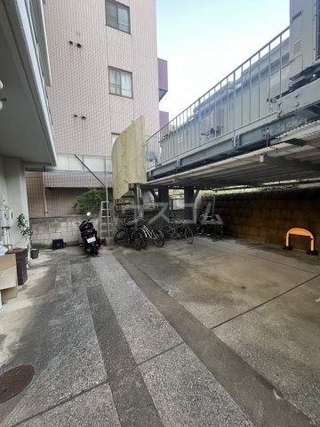 25/30 駐車場