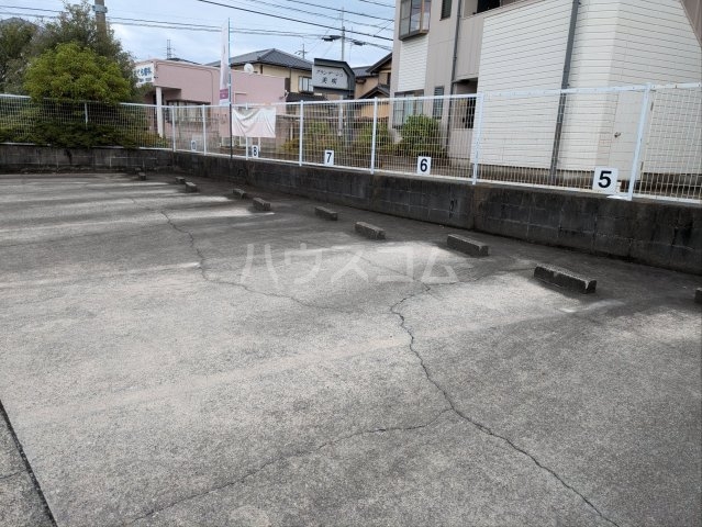 24/26 駐車場