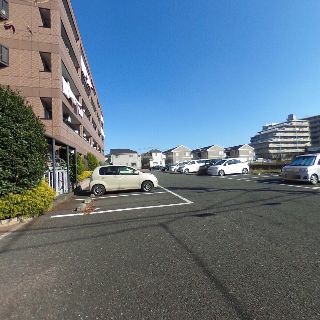 28/30 駐車場