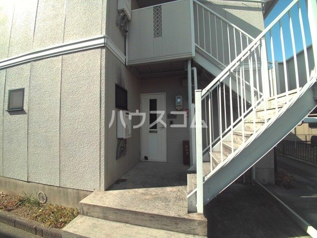 16/17 エントランス