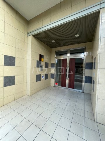 26/30 エントランス