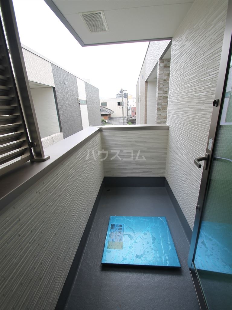 18/28 バルコニー