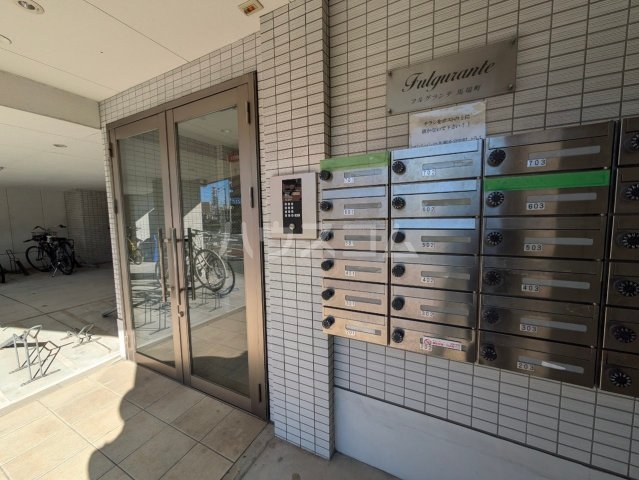 20/26 エントランス