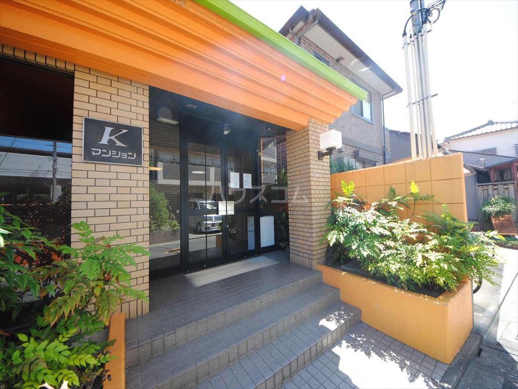 25/30 エントランス