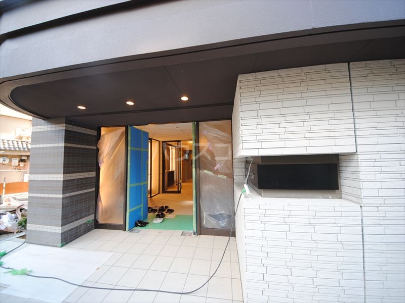 25/30 エントランス