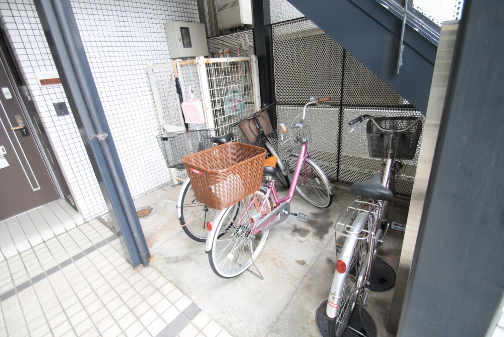 16/25 エントランス