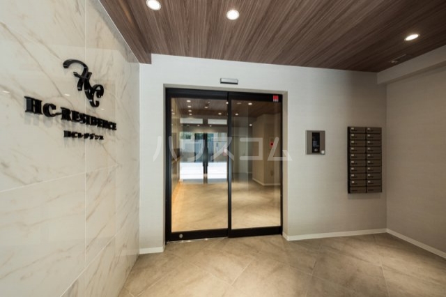 19/25 エントランス