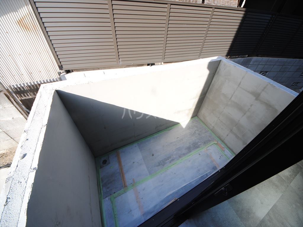 23/30 バルコニー