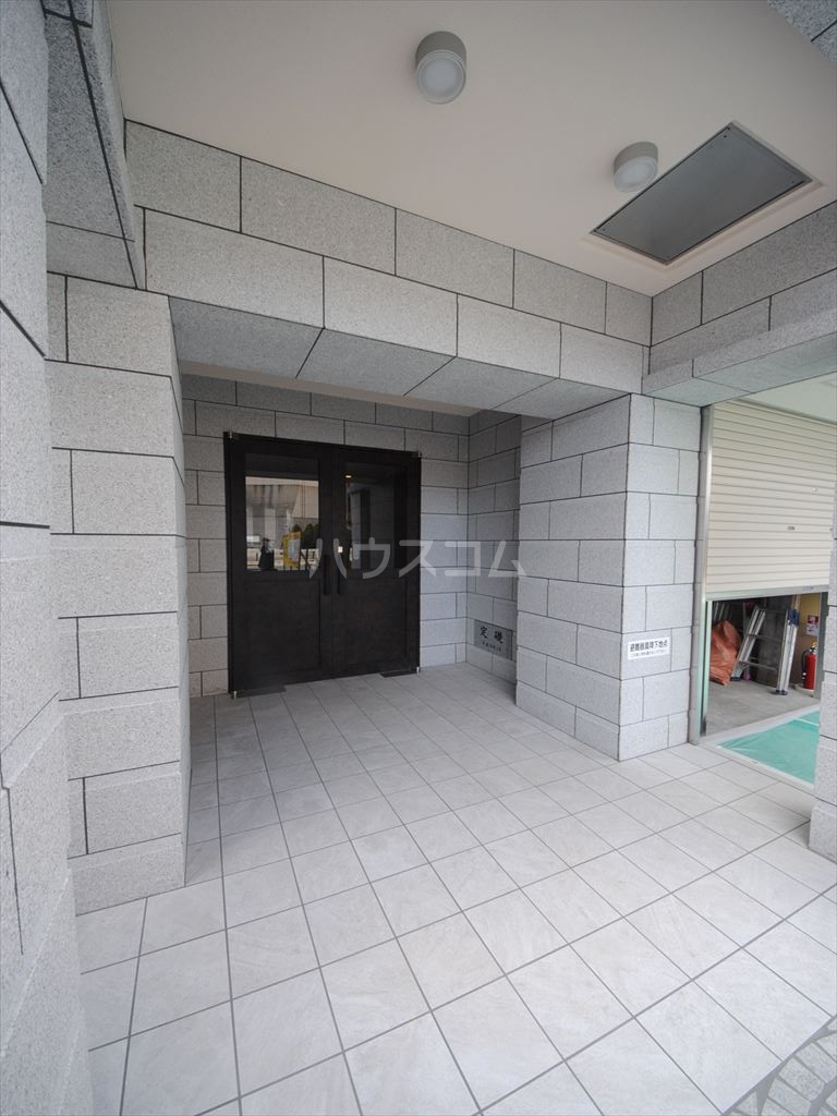 22/30 エントランス