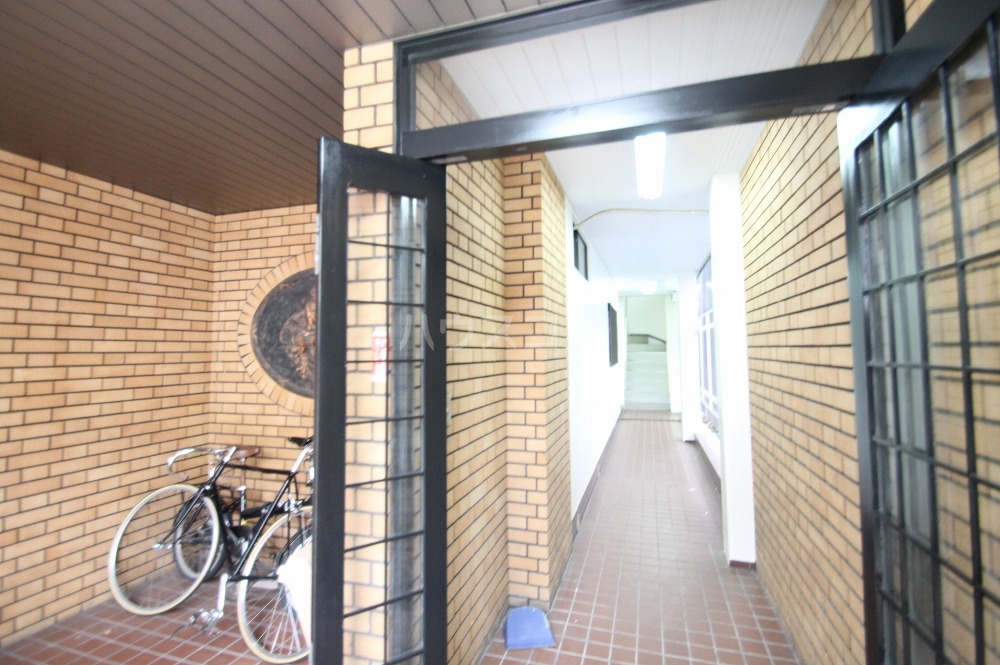 20/27 エントランス