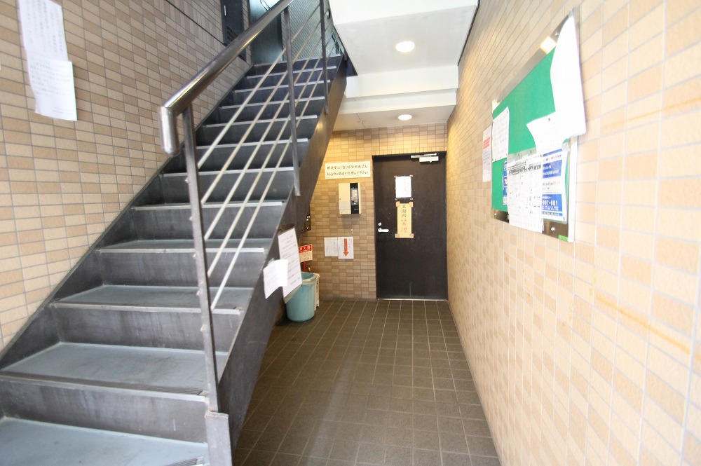 21/27 エントランス