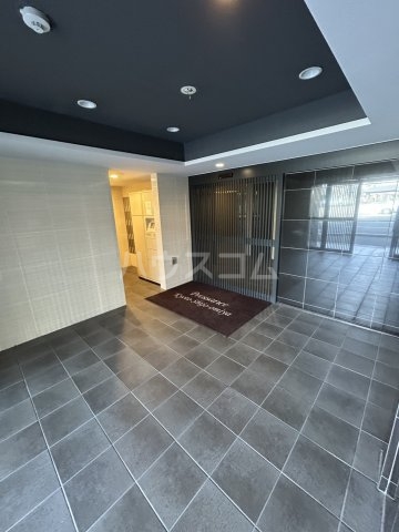 17/25 エントランス