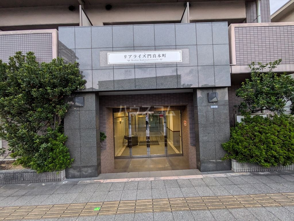 21/27 エントランス