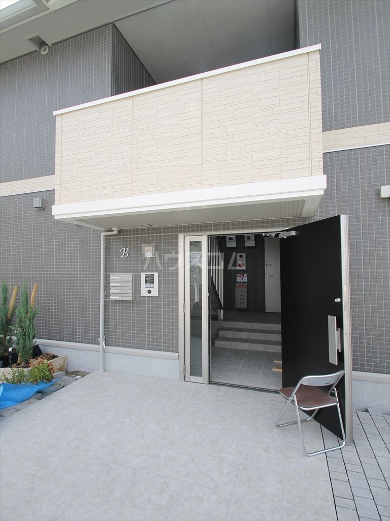 25/30 エントランス