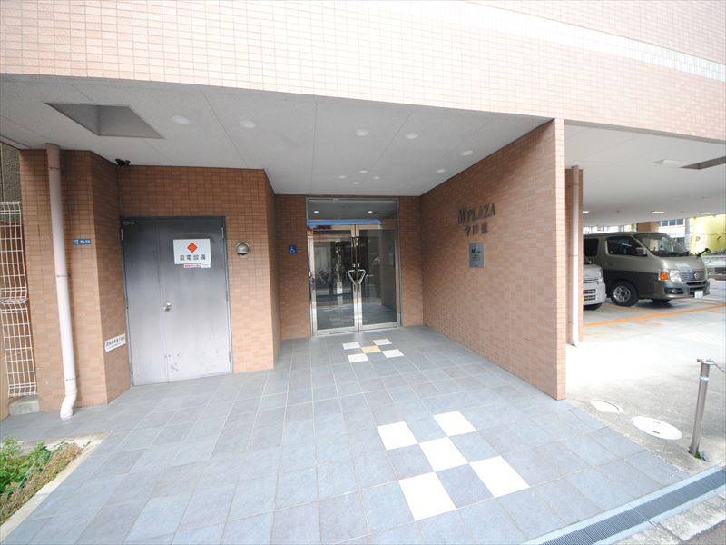 25/30 エントランス