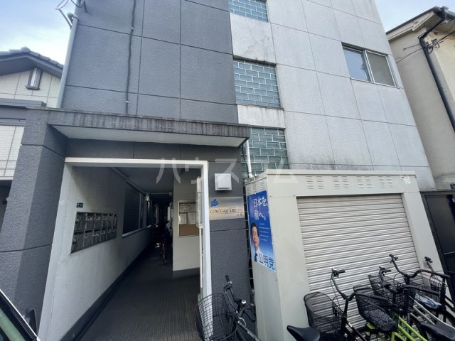 18/25 エントランス