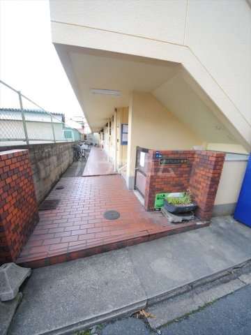 20/30 エントランス