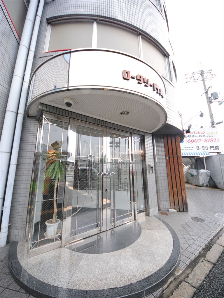 25/30 エントランス