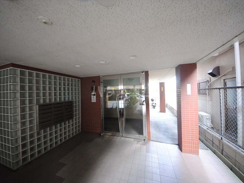 2/3 エントランス