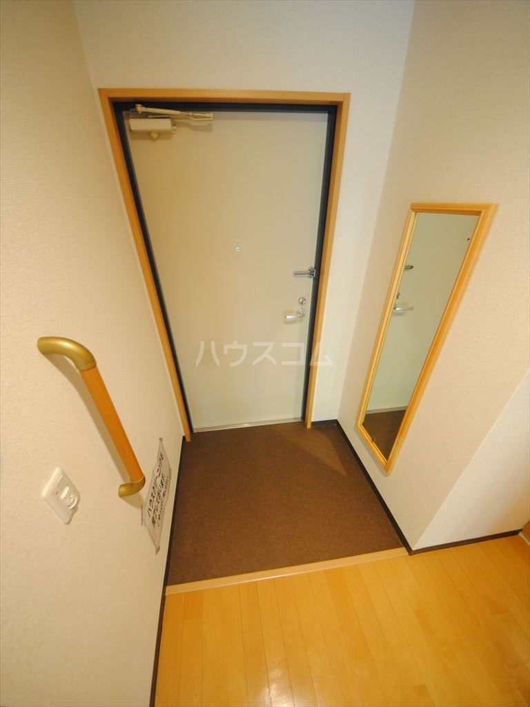 13/30 玄関