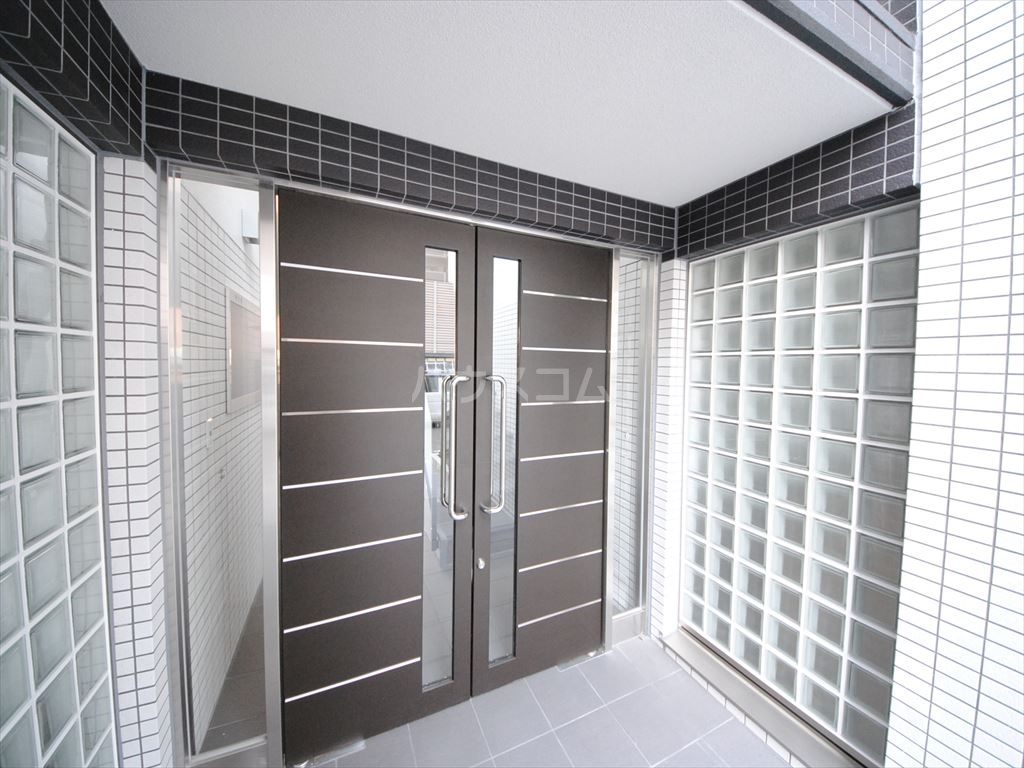 29/30 エントランス