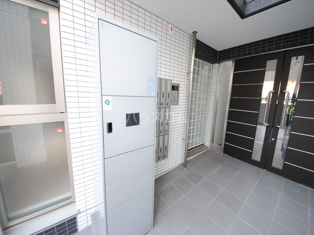 3/7 エントランス