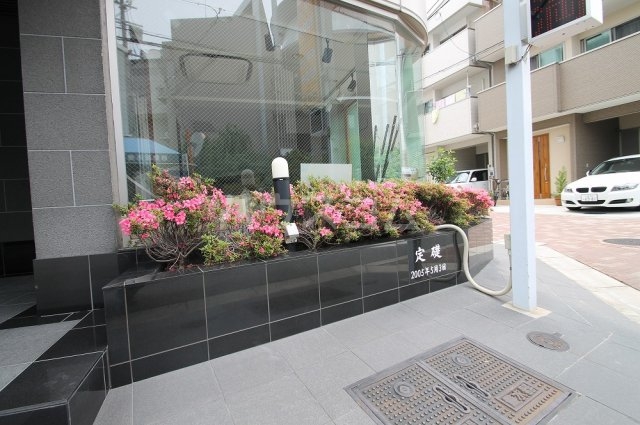 23/30 エントランス