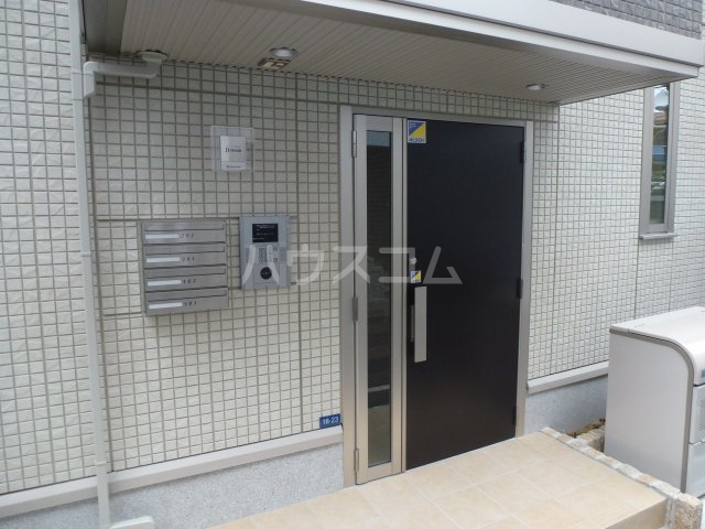 20/30 エントランス