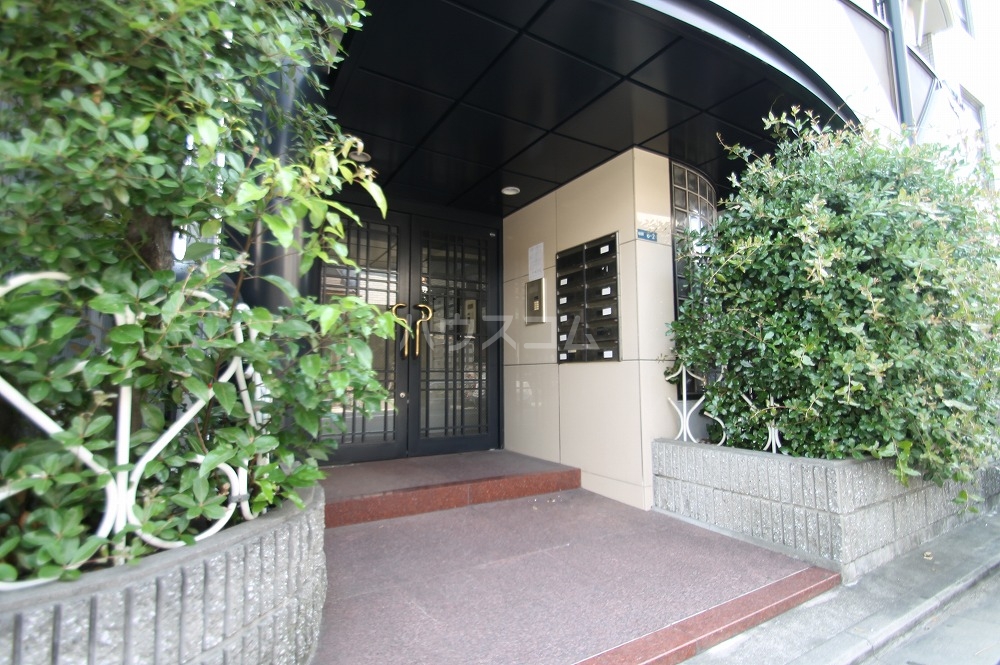 22/29 エントランス