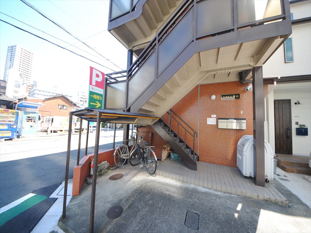 建物エントランス