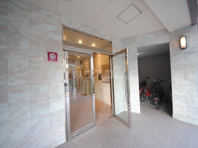 20/27 エントランス