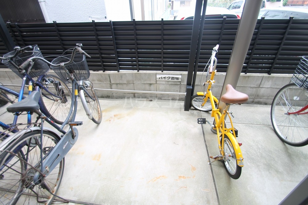 21/27 駐車場