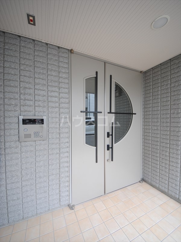 2/3 エントランス