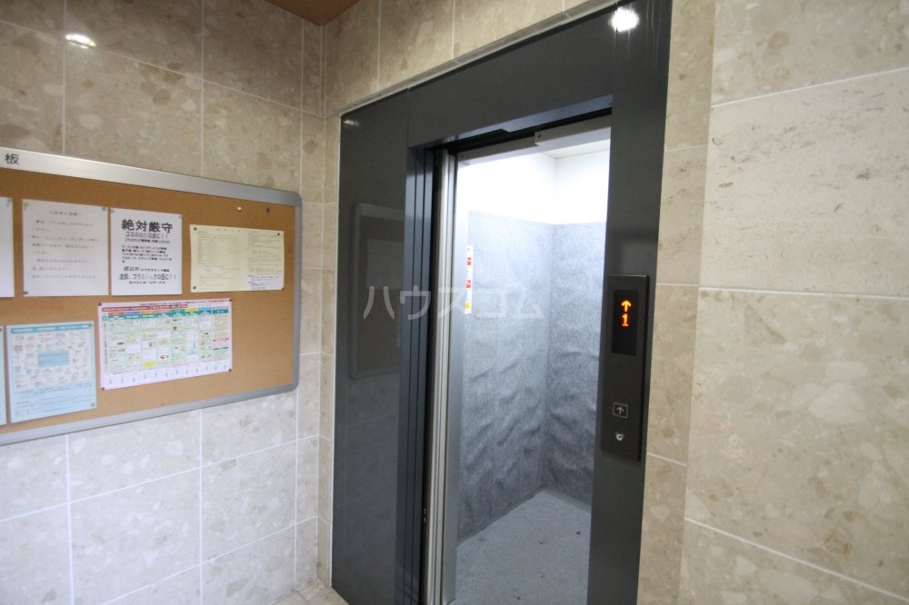 22/29 エントランス