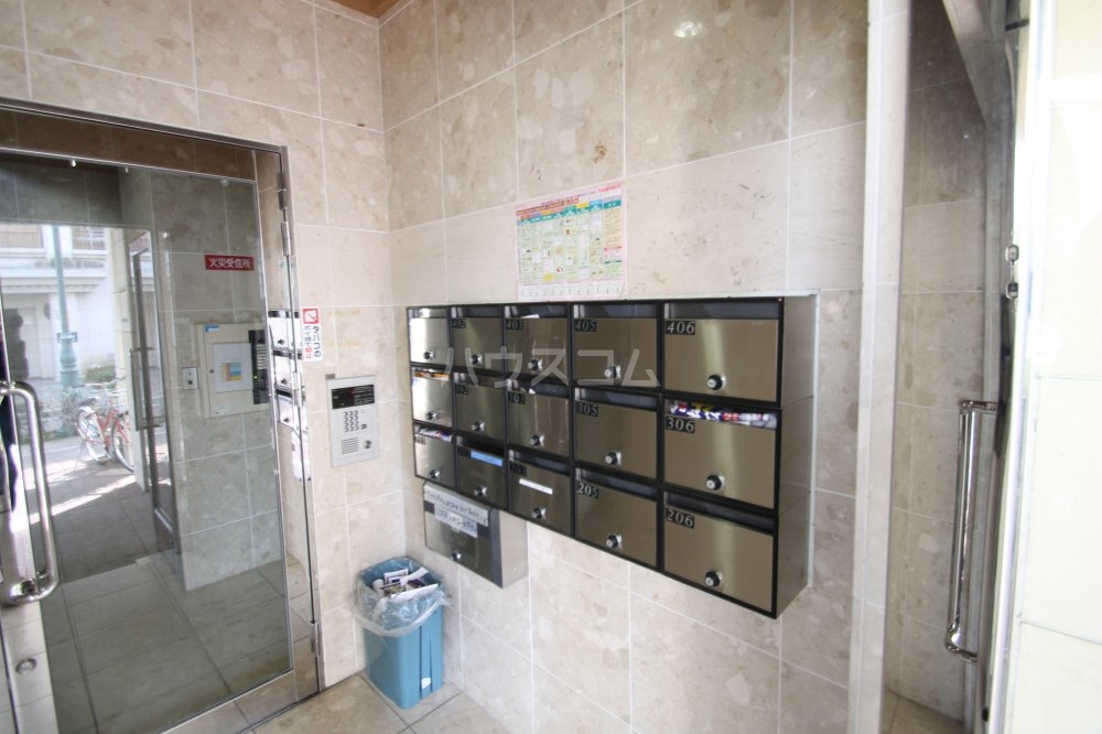 22/29 エントランス