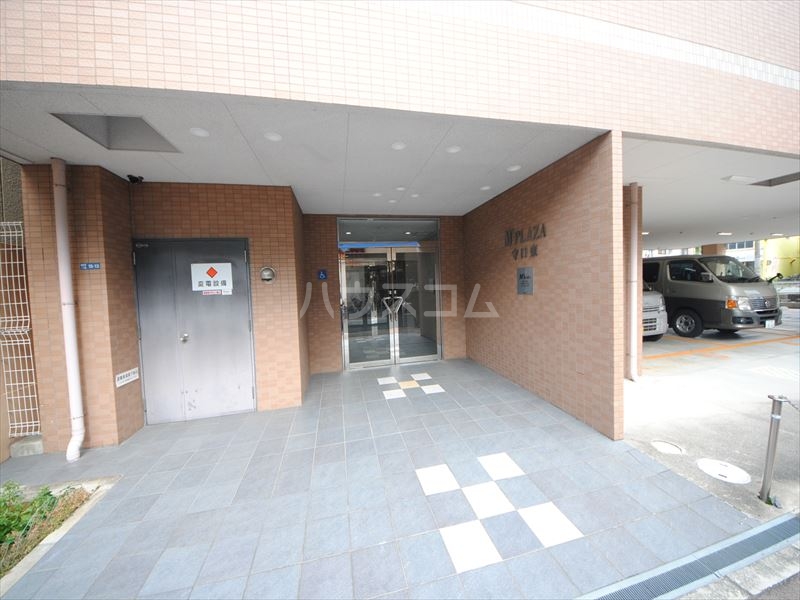 26/30 エントランス