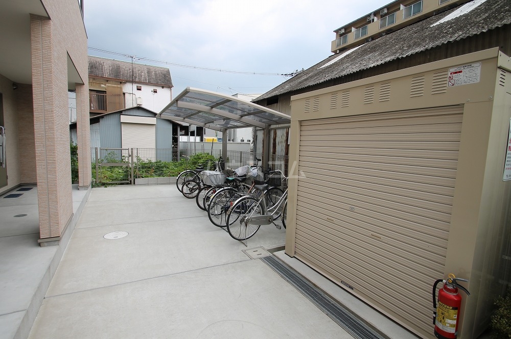 21/27 エントランス