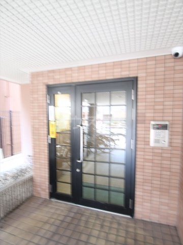 24/30 エントランス