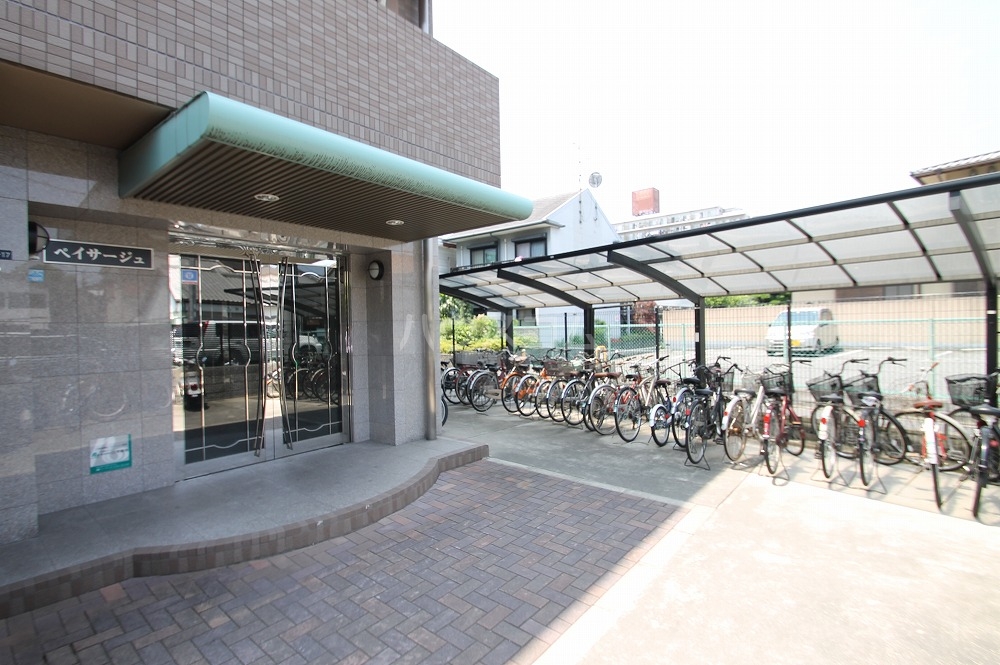 25/30 エントランス