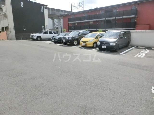 20/28 駐車場