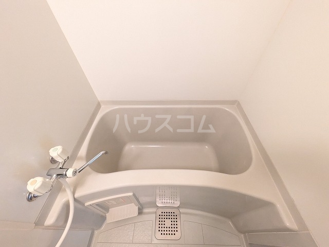 13/30 浴室