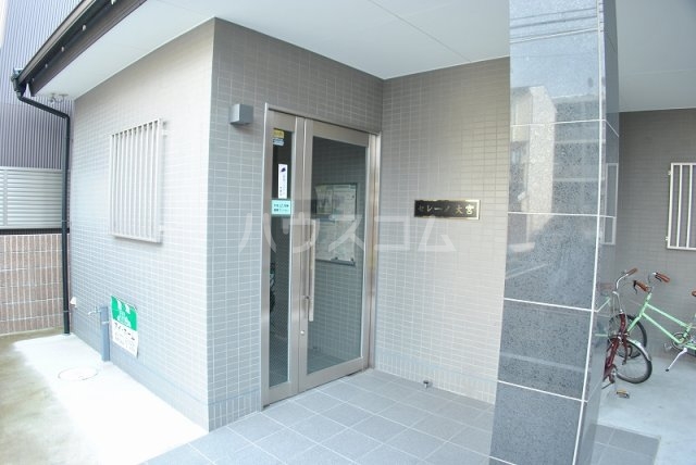 14/23 エントランス