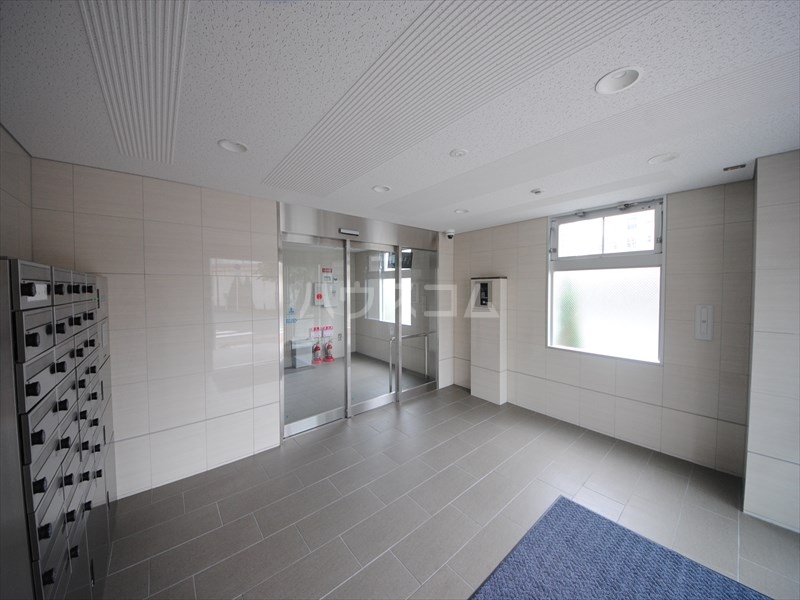 25/30 エントランス