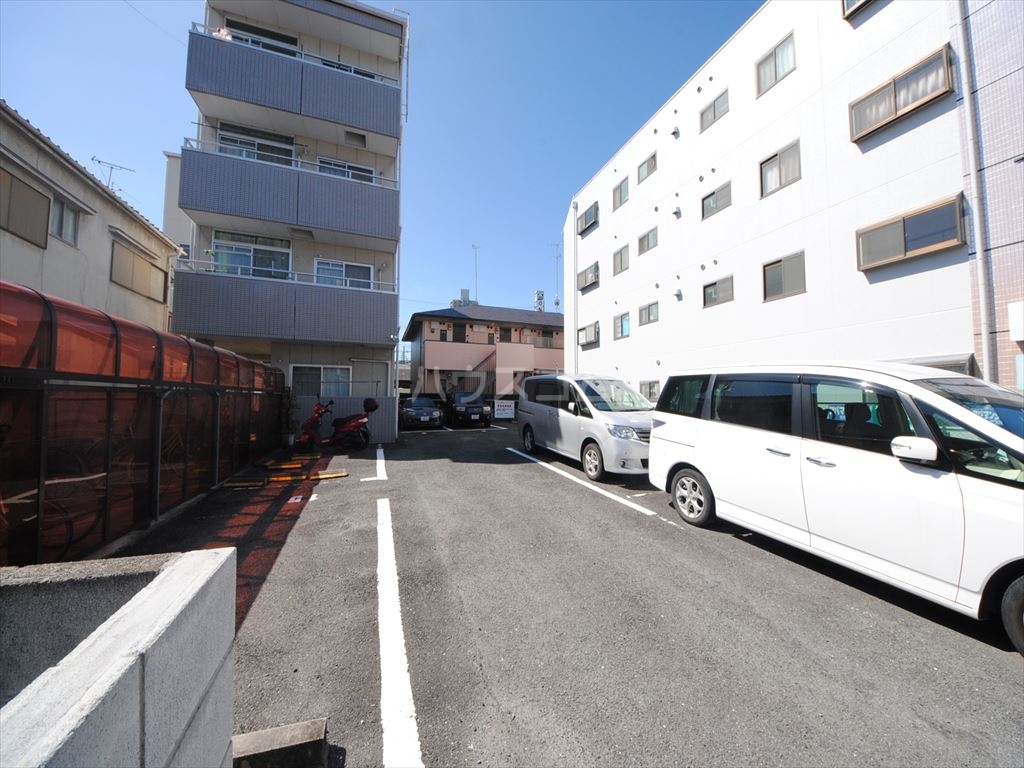 19/27 駐車場
